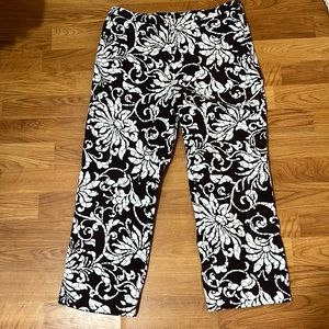 Chico's 1.5 Capri pants